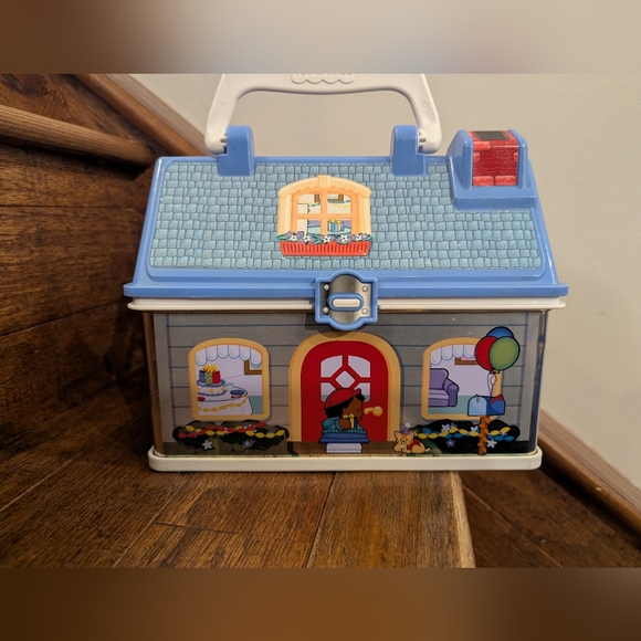 Vintage Fisher Price Little People Birthday Party Carry Case & Figures - Picture 2 of 9